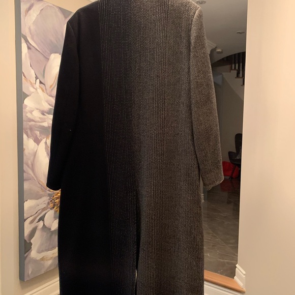 Gianni Versace men’s full-length coat. - Picture 3 of 4